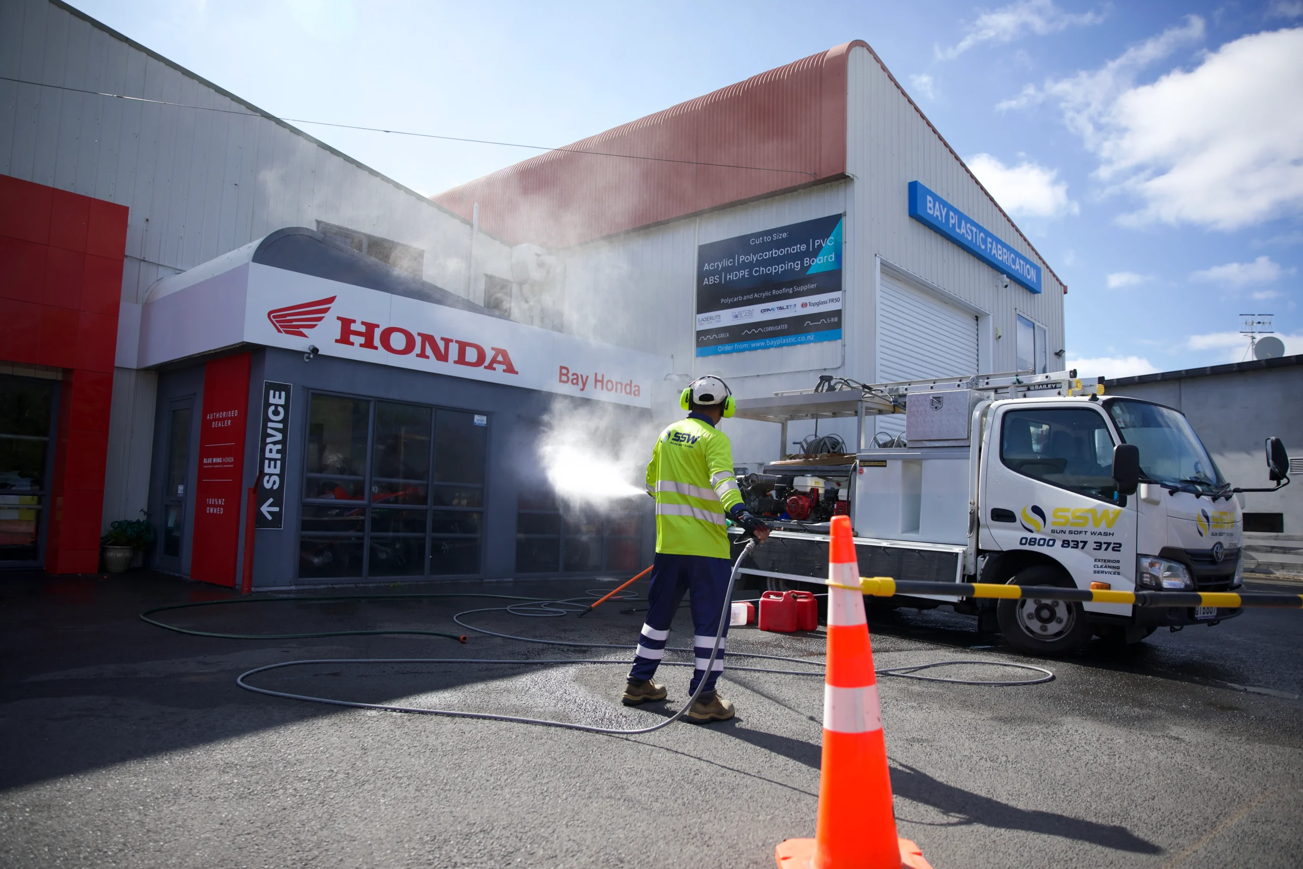 Commercial Buildings Washing Services in Hamilton - Sun softwash