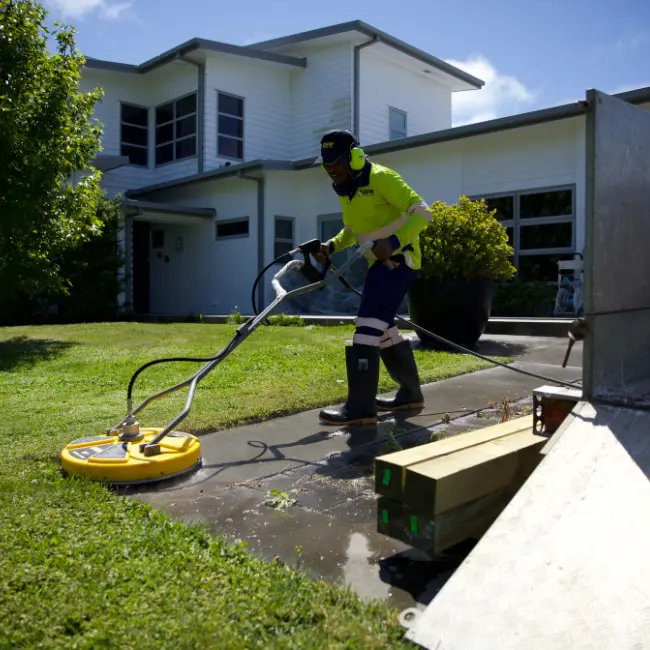 Best driveways cleaning service in Hamilton