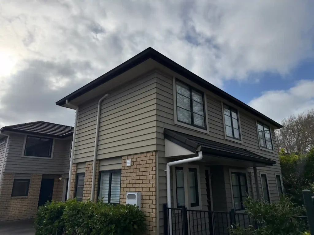 Building Wash & Roof Treatment Albert St, Hamilton East | Sun SoftWash
