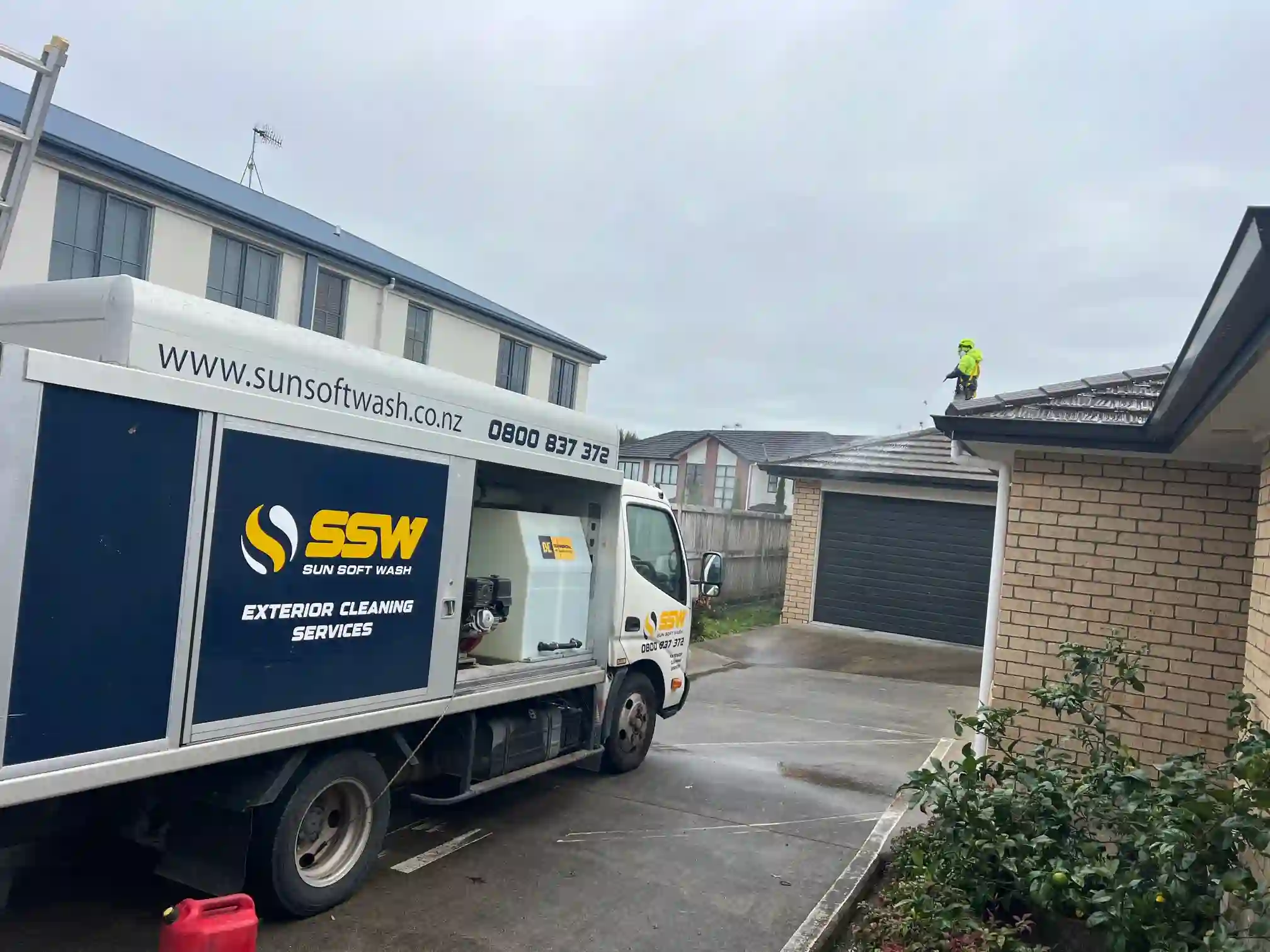 PRESSURE CLEANING FOR HAMILTON BODY CORPORATES